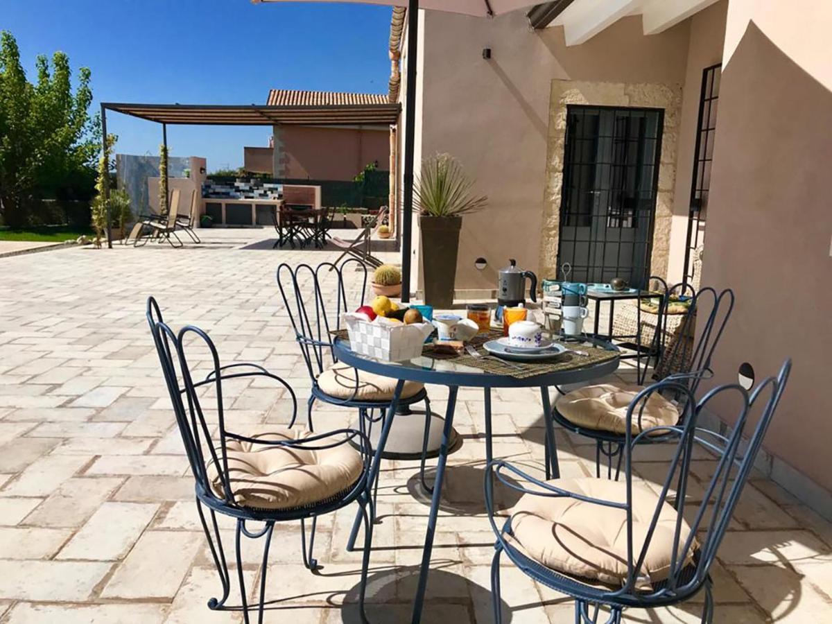 Appartement Il Baglio Del Picchio - Noto à San Corrado di Fuori Extérieur photo